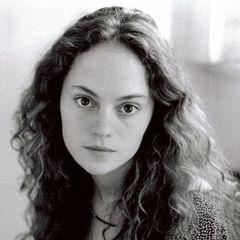 Angela Bettis