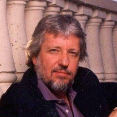 Dan Simmons