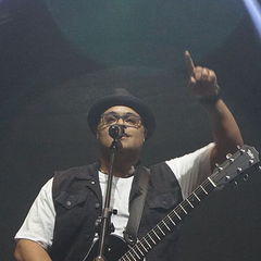 Israel Houghton