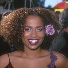 Lisa Nicole Carson