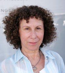 Rhea Perlman