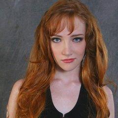 Scarlett Pomers