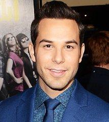 Skylar Astin